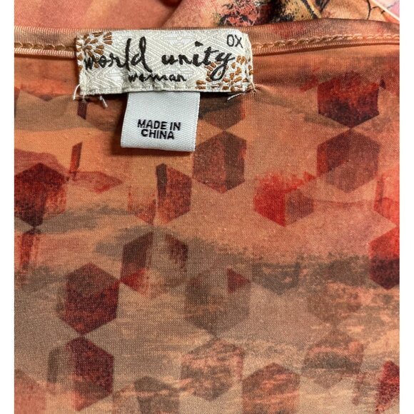 Womens Plus Size V-Neck Floral & Geometric Pleated Tunic Top w/Sequin Detail - Picture 7 of 9